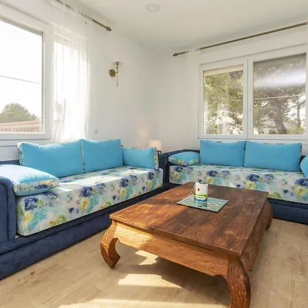 וילה Encanto Iv By Interhome *