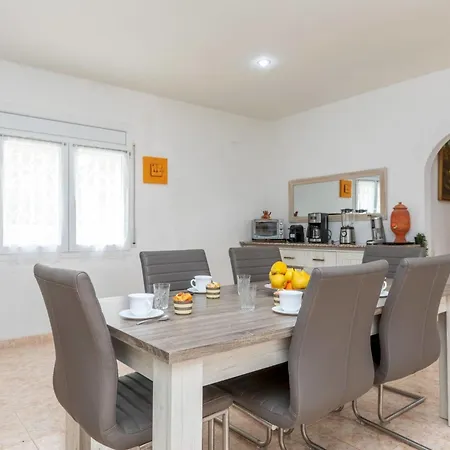 Encanto Iv By Interhome *